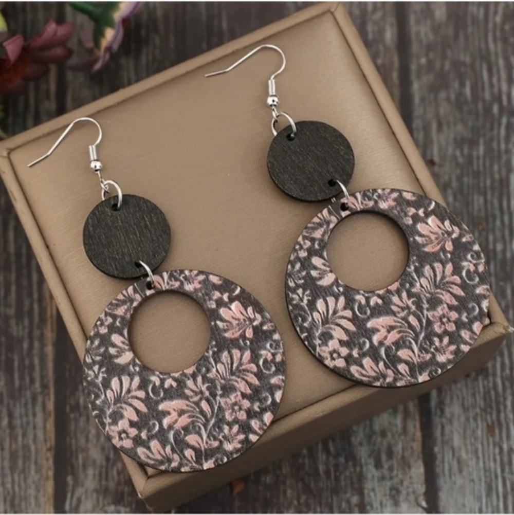 ✨ Boho-Chic Floral Patterned Wooden Drop Earrings ✨